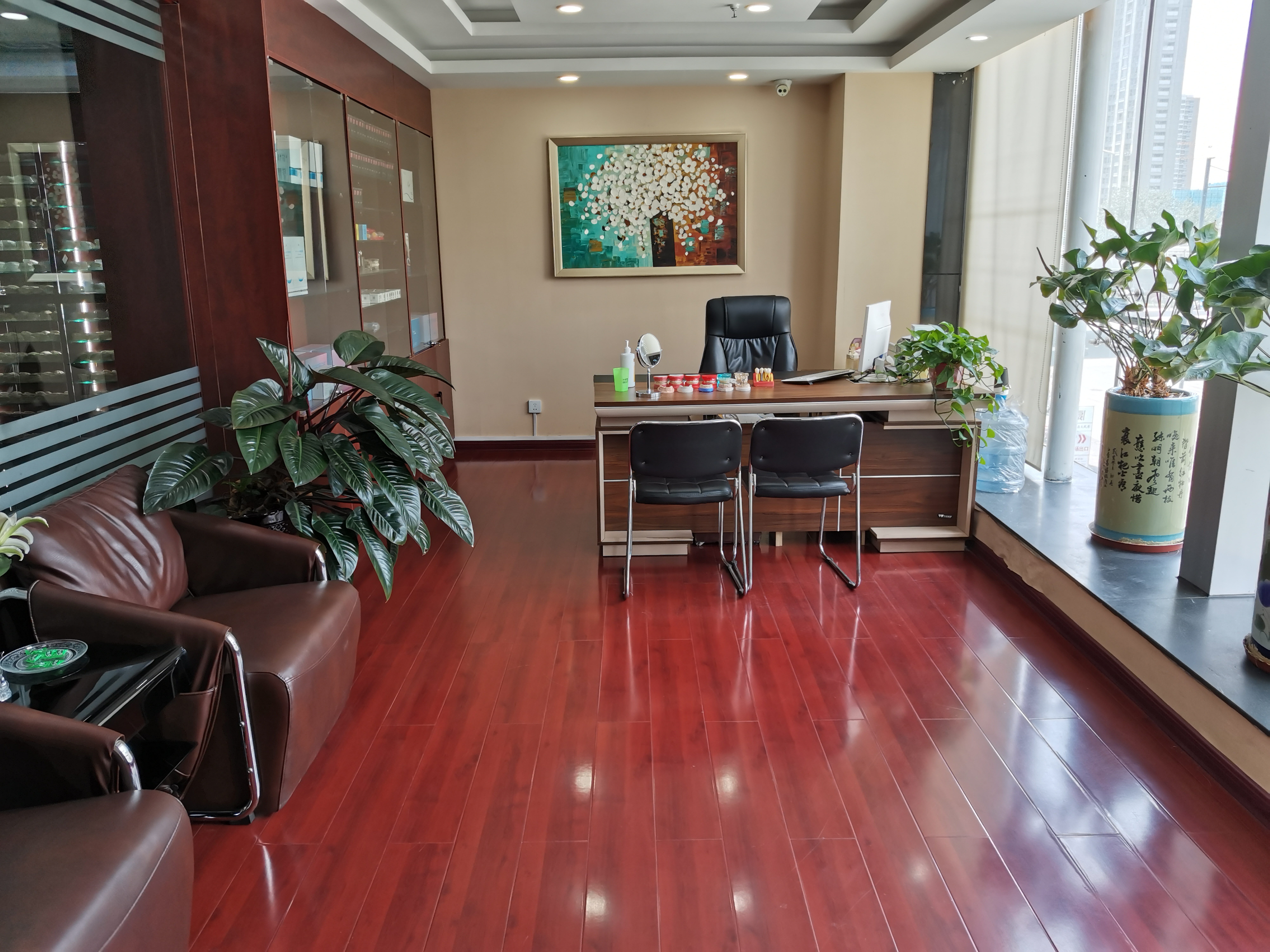 酒泉諾貝爾口腔醫(yī)院24小時在線咨詢預約，可約牙齒矯正、種植牙專屬面診