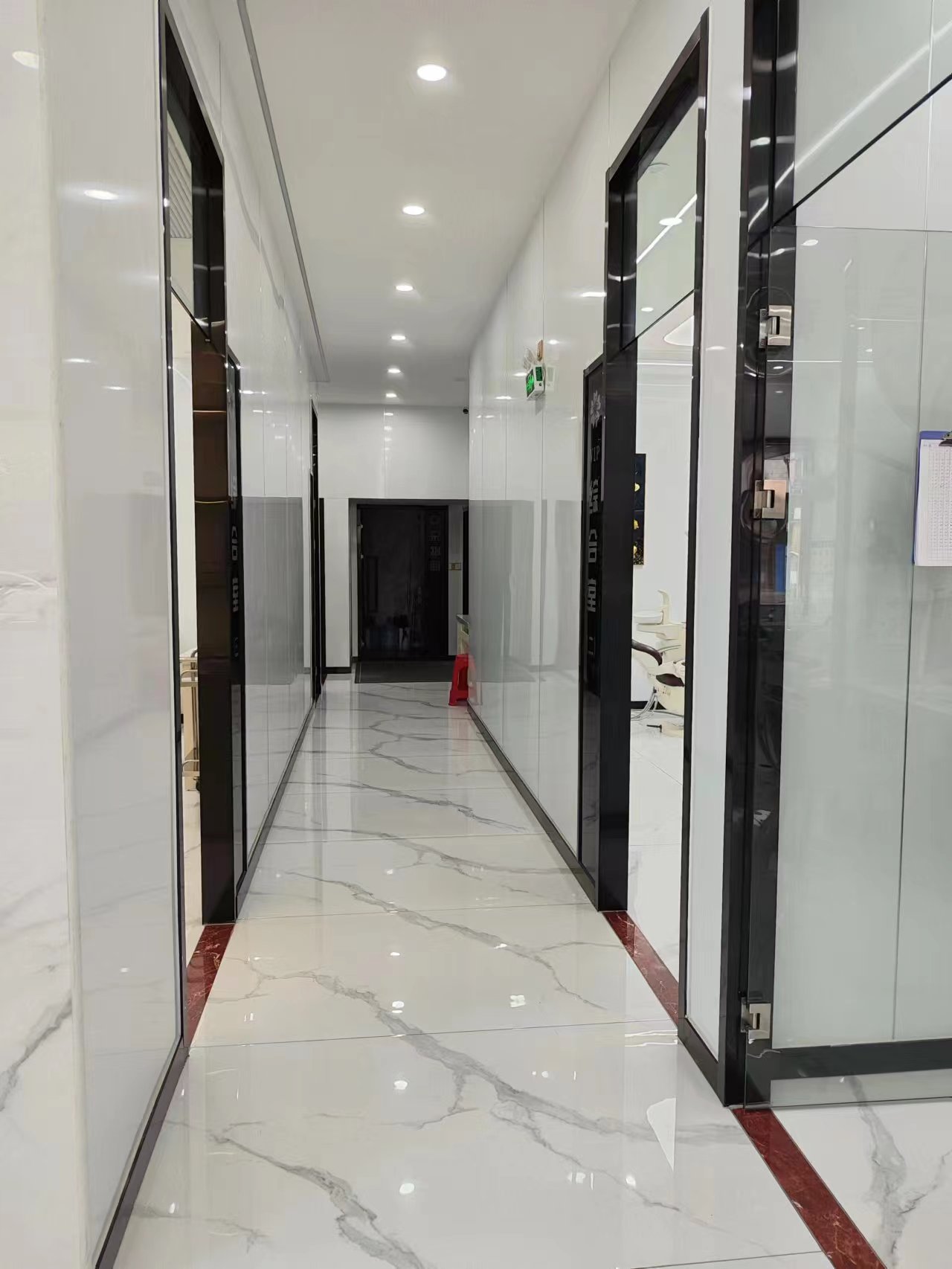 五、酒泉諾貝爾口腔醫(yī)院種牙，低價(jià)格與高服務(wù)的理想結(jié)合！