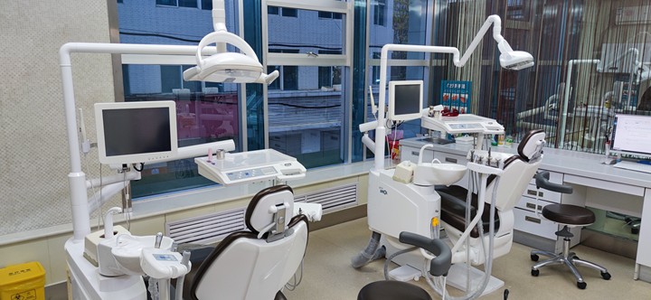 廣州鼎植口腔：連鎖品牌，穿顴骨種植技術