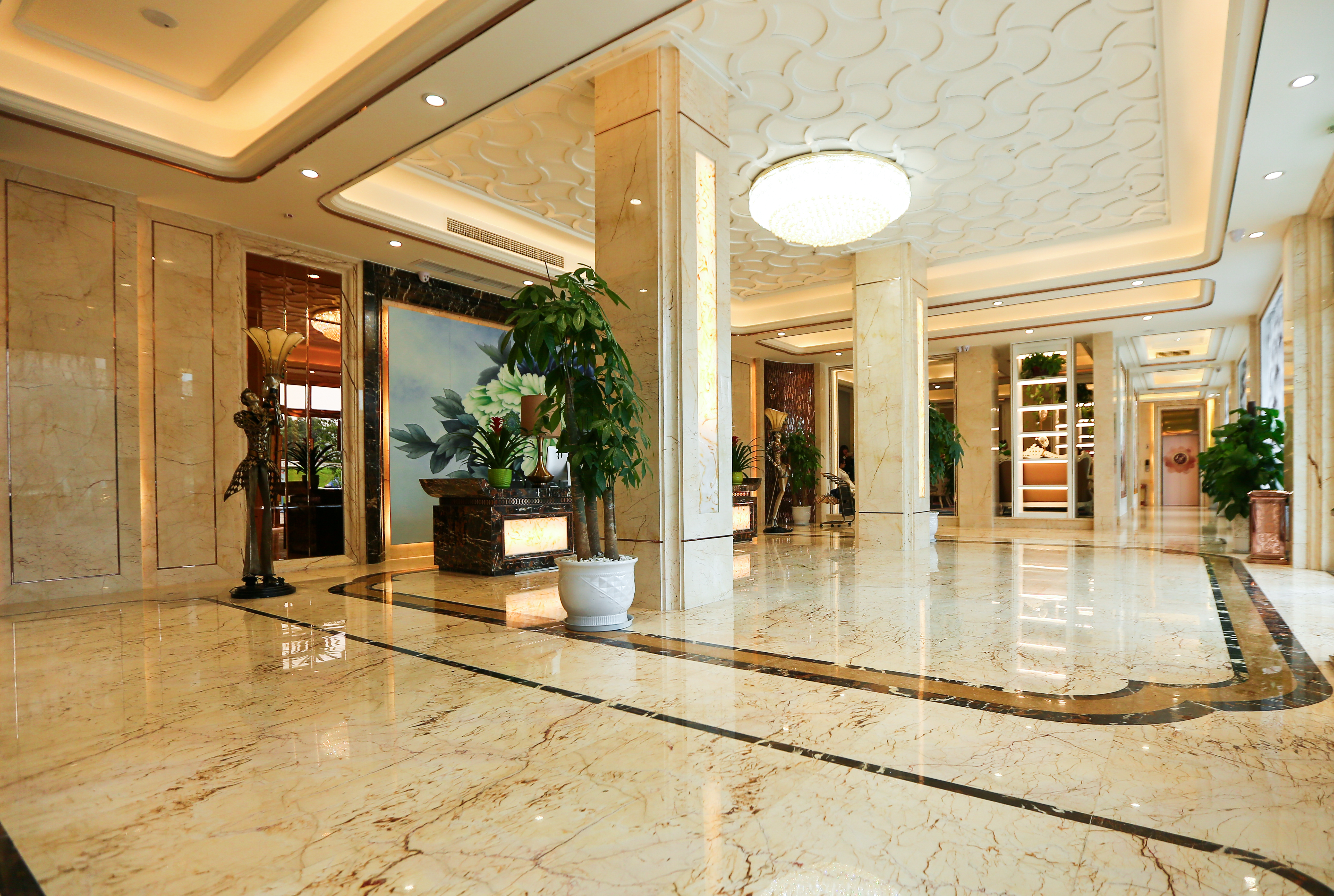 上海哪家醫(yī)院能做hbw毛囊克隆植發(fā)？上海華美與復美星整形技術(shù)強服務好助你擺脫脫發(fā)困擾！ 