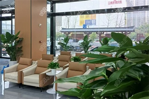 洛陽中諾口腔醫(yī)院休息區(qū) 洛陽中諾口腔醫(yī)院休息區(qū)