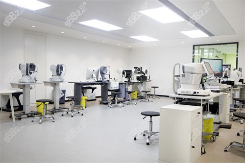 深圳愛爾眼科醫(yī)院總院近視手術(shù)檢查室 深圳愛爾眼科醫(yī)院總院近視手術(shù)檢查室