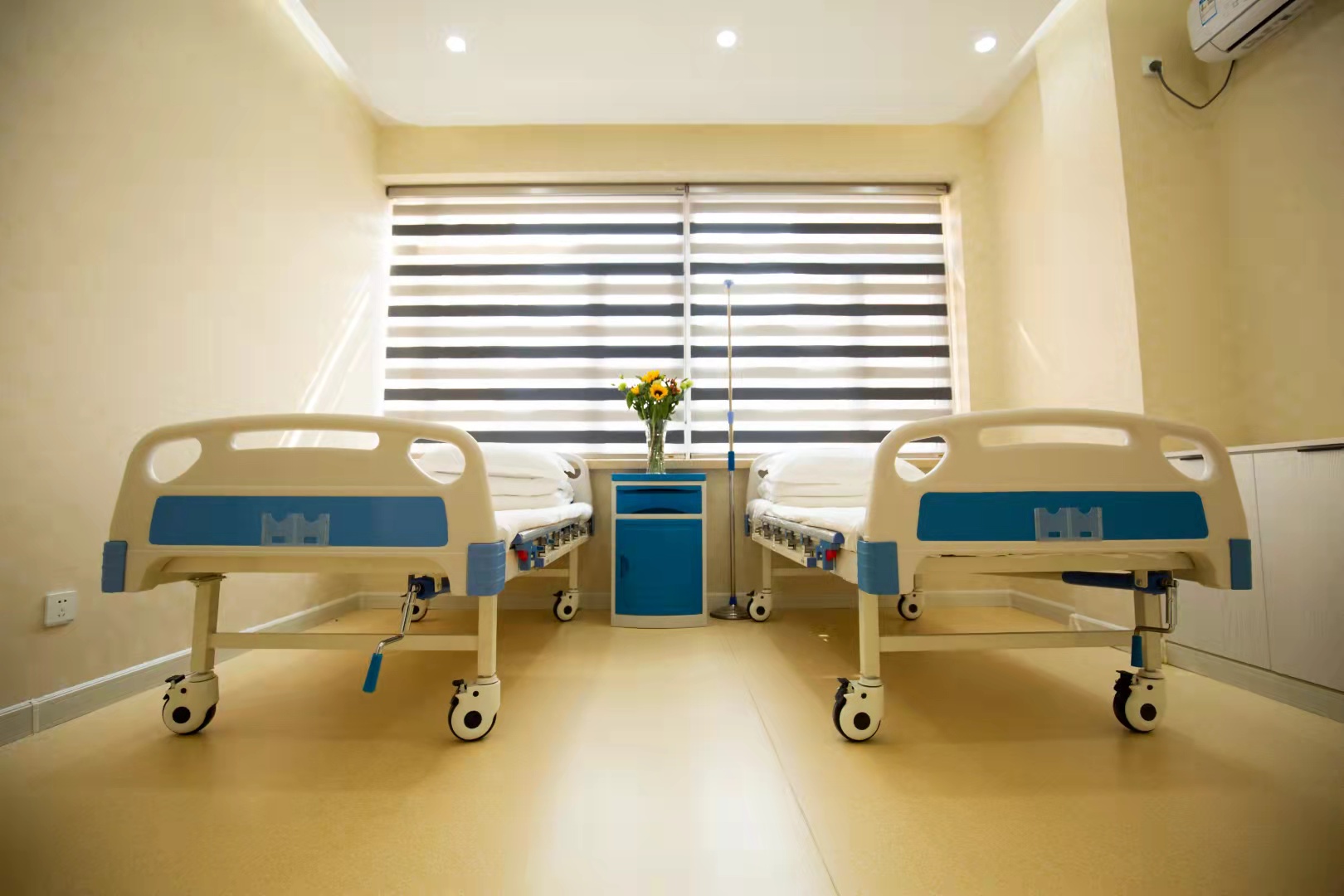 西安畫美醫(yī)療美容醫(yī)院楊春梅醫(yī)生介紹：她憑10 - 20年經(jīng)驗成“蜜桃臀打造師”，術(shù)后滿意度超84%！ 