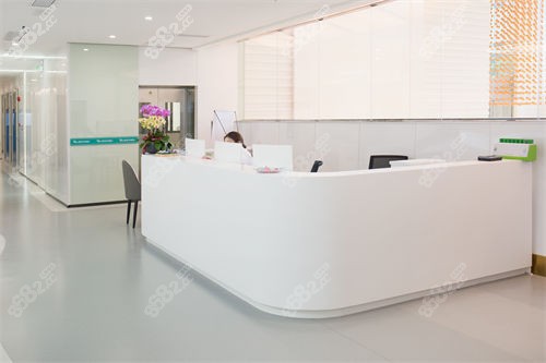 廣州視百年眼科服務(wù)臺(tái)