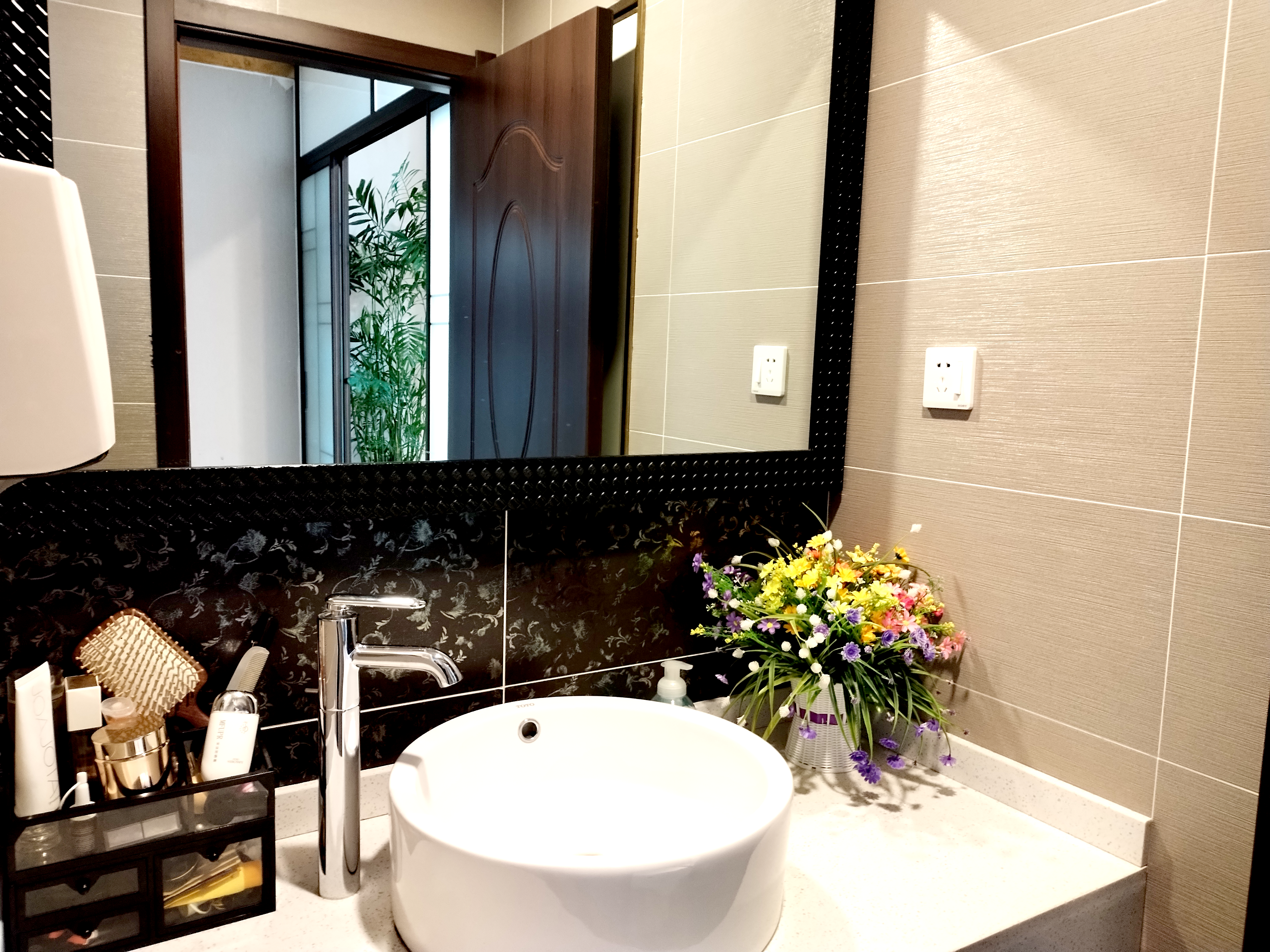 六、崇明看牙選對醫(yī)院，治療更安心m.sorencai.cn