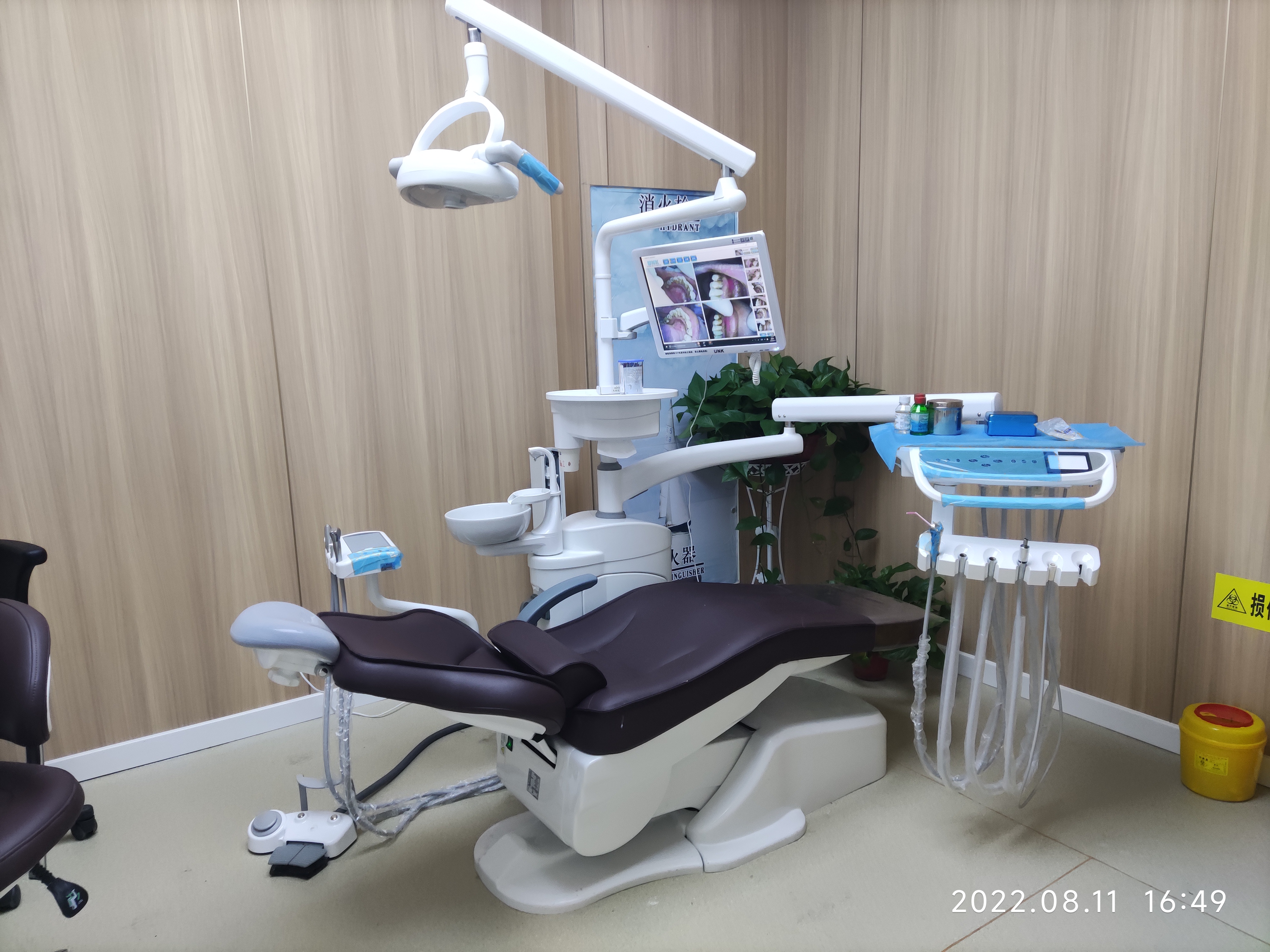 七、南京鑫英口腔門診部的醫(yī)生團(tuán)隊(duì)對(duì)牙齒矯正有何重要作用？