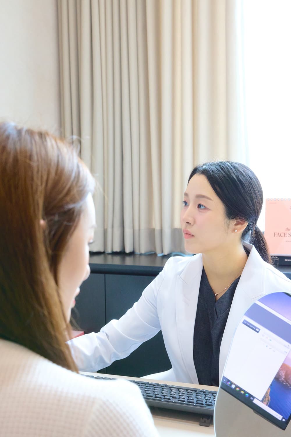 韓國(guó)WOOA皮膚科營(yíng)業(yè)時(shí)間是多久