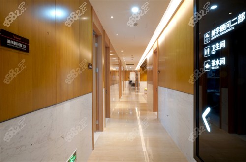 重慶當(dāng)代王明旭醫(yī)生手術(shù)費(fèi)用公開(kāi)：分段式隆鼻3萬(wàn)起，肋軟骨鼻4.5萬(wàn)起