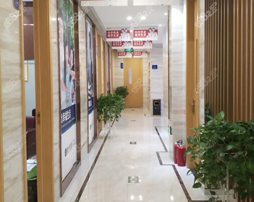 合肥曙光植發(fā)走廊環(huán)境圖