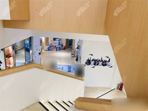 西安弗萊堡口腔一樓大廳及樓梯環(huán)境