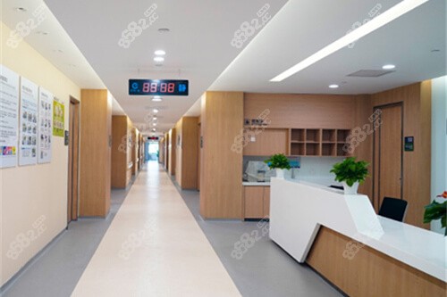 杭州愛爾眼科醫(yī)院走廊環(huán)境