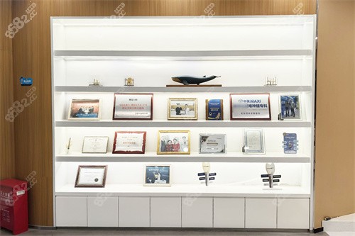 無錫維樂口腔濱湖門診展示區(qū)