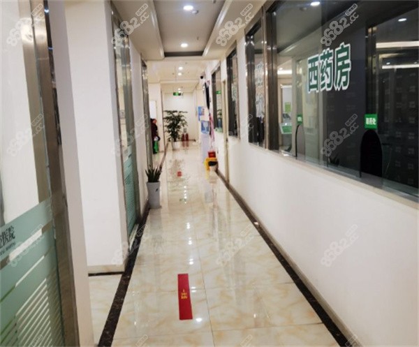 自貢華醫(yī)口腔醫(yī)院內(nèi)部走廊