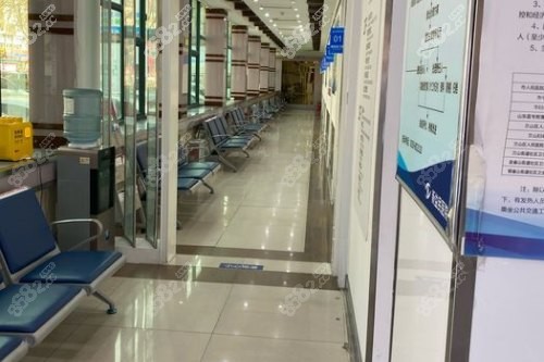 臨沂新益民眼科醫(yī)院候診區(qū)