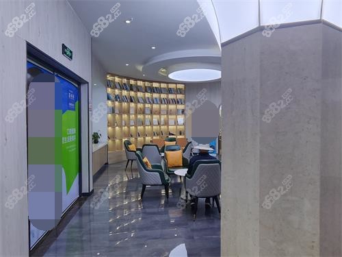 曲靖舒爾口腔休息區(qū)環(huán)境一角