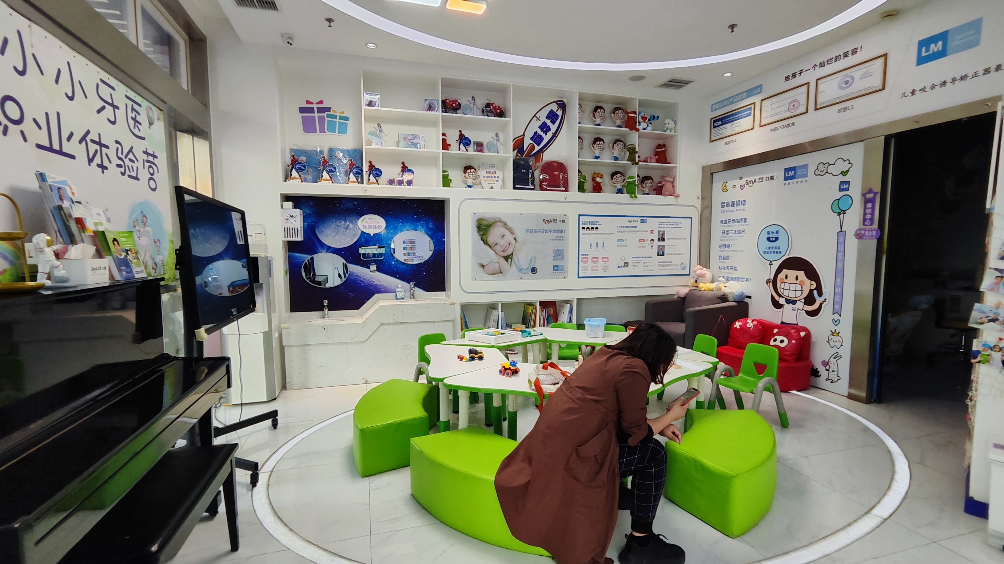 廣州菲思植發(fā)價格大揭秘，影響植發(fā)價格的因素