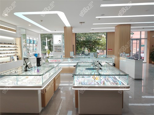 保定新視眼科配鏡區(qū)