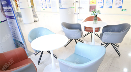 鄭州愛(ài)爾眼科醫(yī)院靠譜嗎？技術(shù)實(shí)力與患者口碑雙公開(kāi)，地址及預(yù)約流程詳