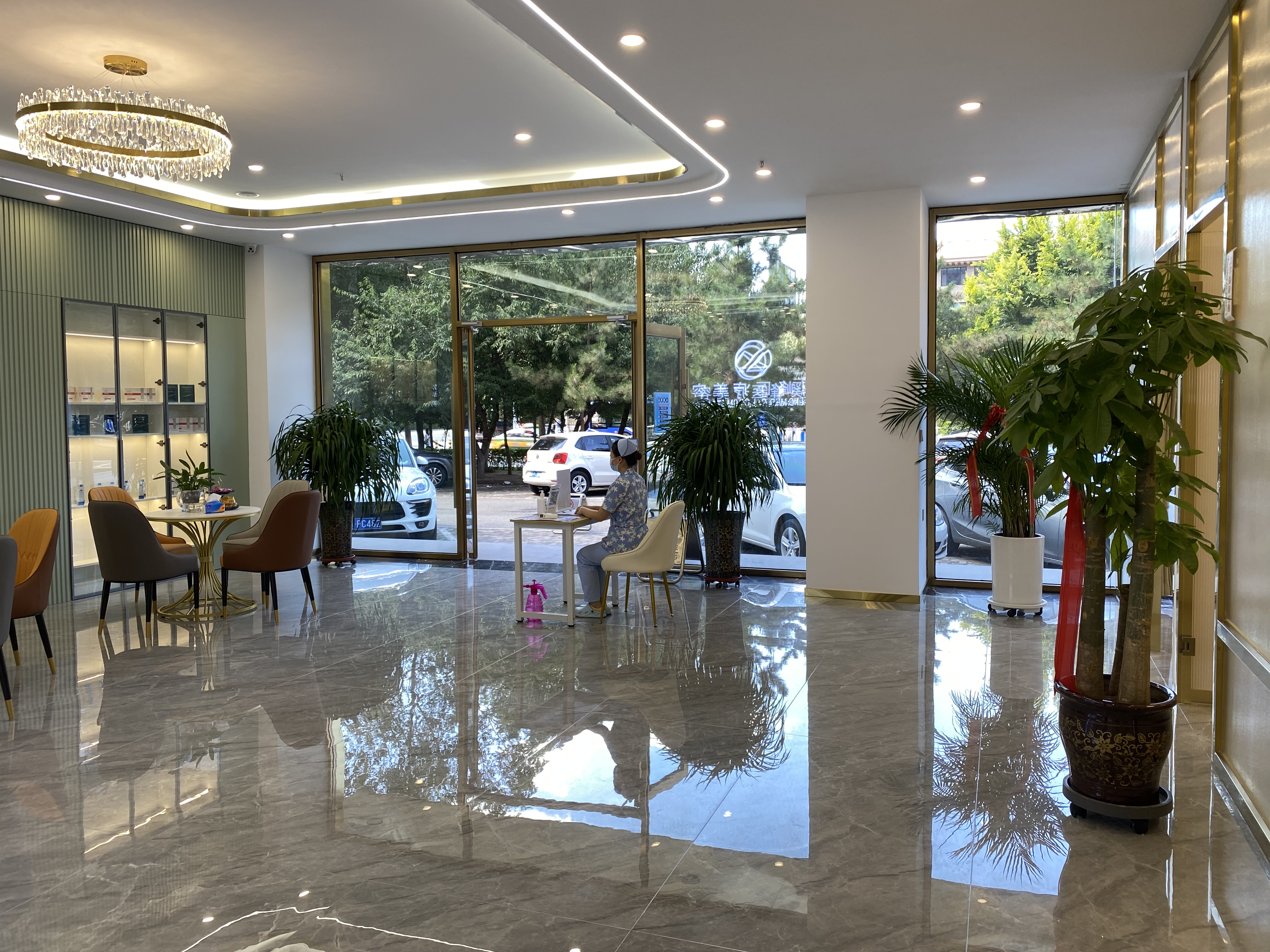 重慶軍科整形美容醫(yī)院：小切口拉皮優(yōu)勢明顯