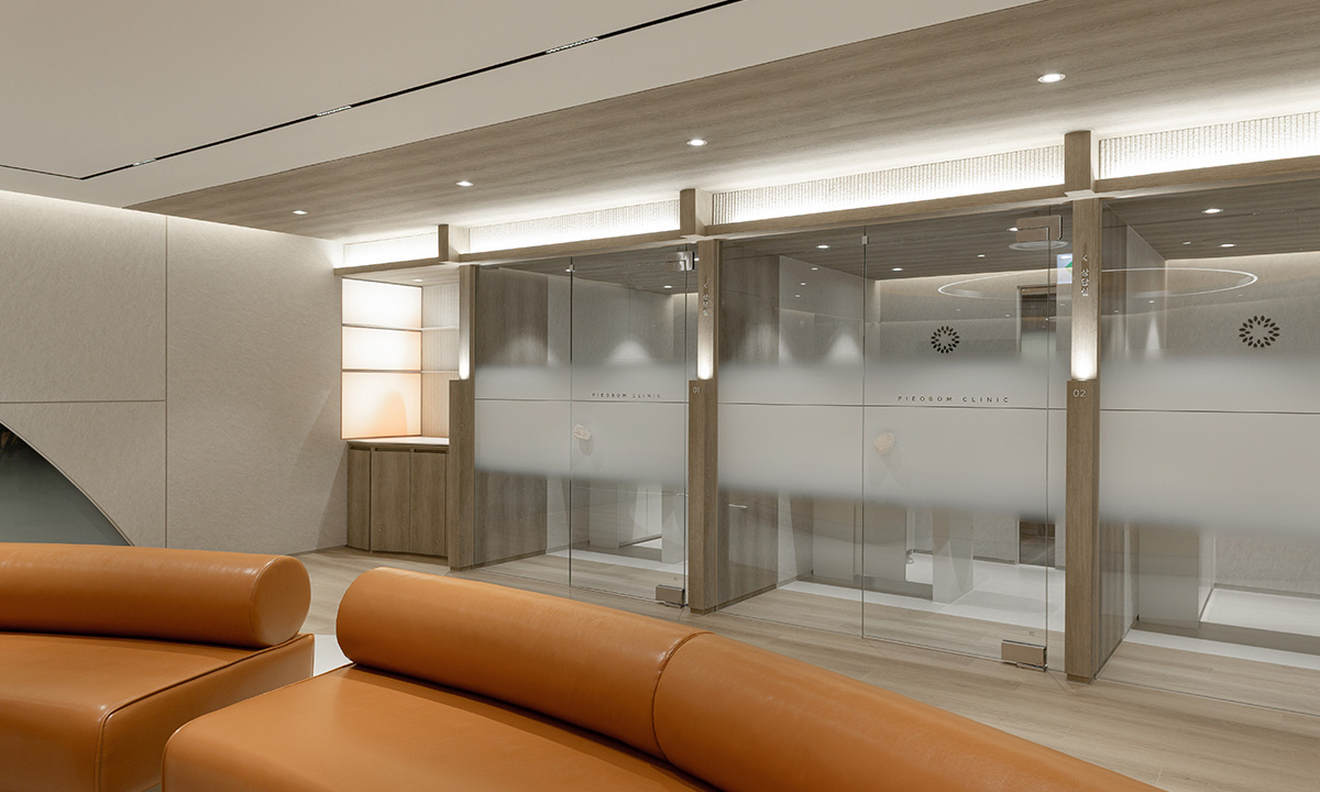 閔成基院長 - 韓國原辰整形醫(yī)院