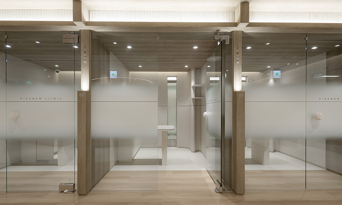 金東奭院長 - 韓國麗絲塔seoulista整形外科