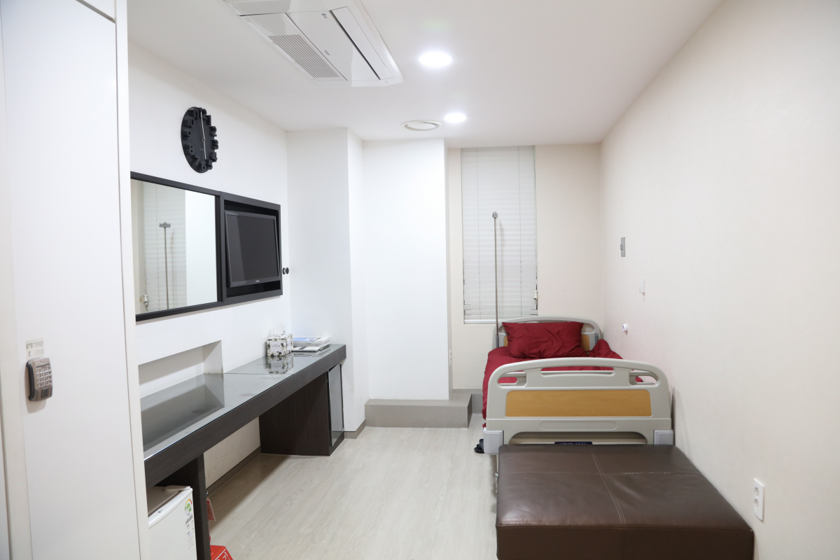 北京前10家極力推崇的正規(guī)整形美容醫(yī)院攻略，含公立私立對(duì)比、分場(chǎng)景選型及價(jià)格參考！