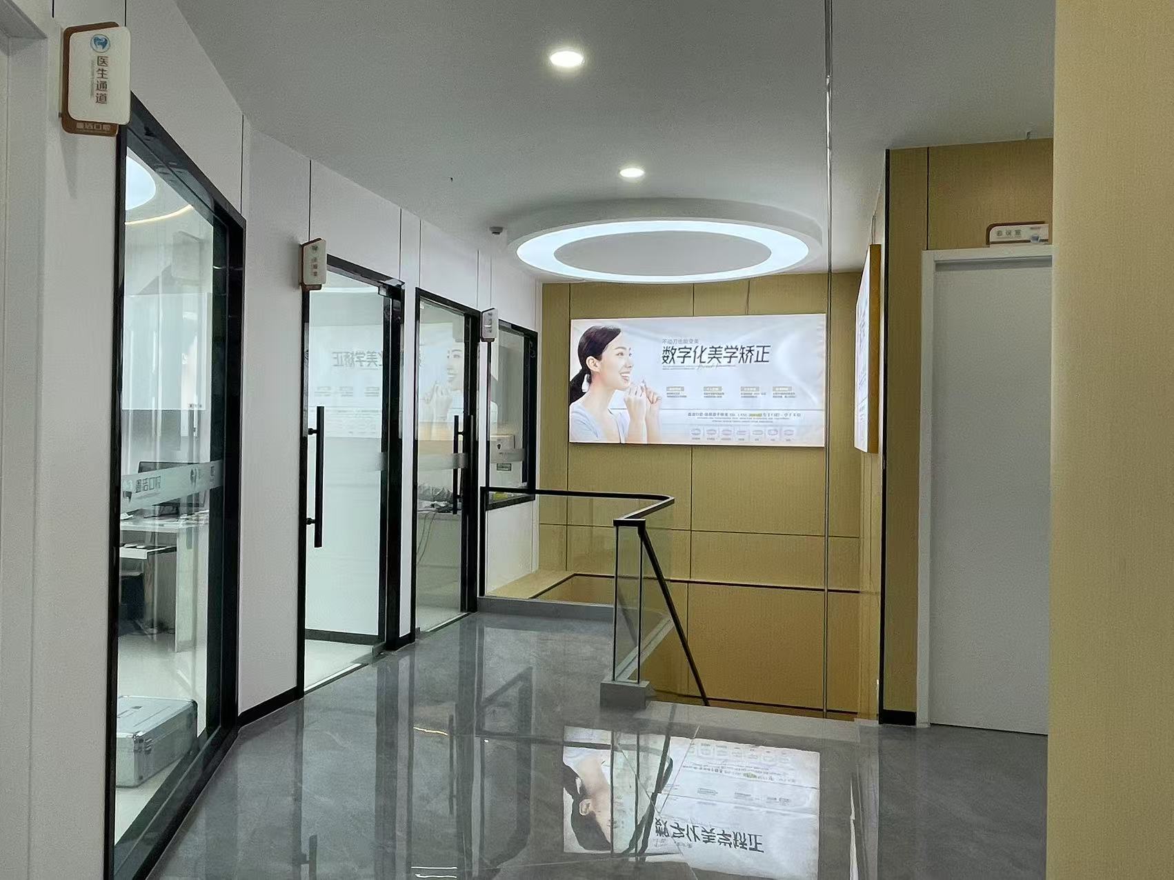 济南众牙口腔医院地址在哪里？在市中区经十路20518号，营业时间与补贴