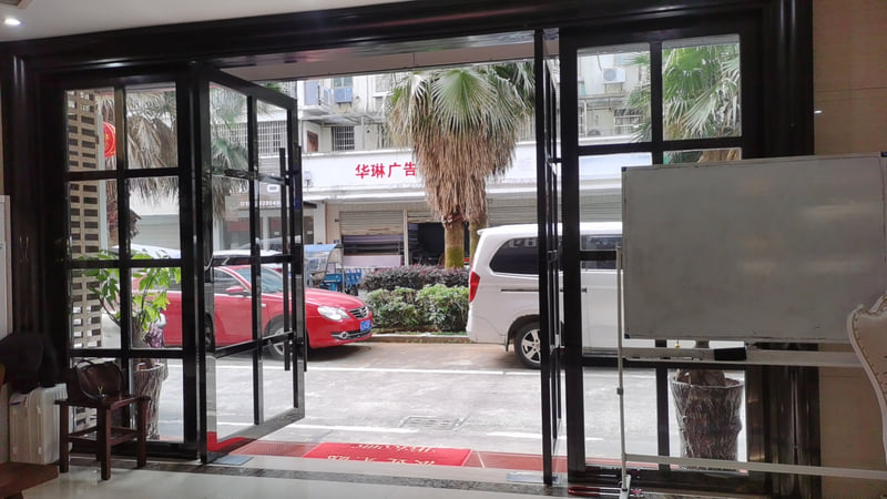 福建省有专门做老花眼手术的吗？有！厦门眼科中心及其泉州分院专家多、技术强、成果好！ 